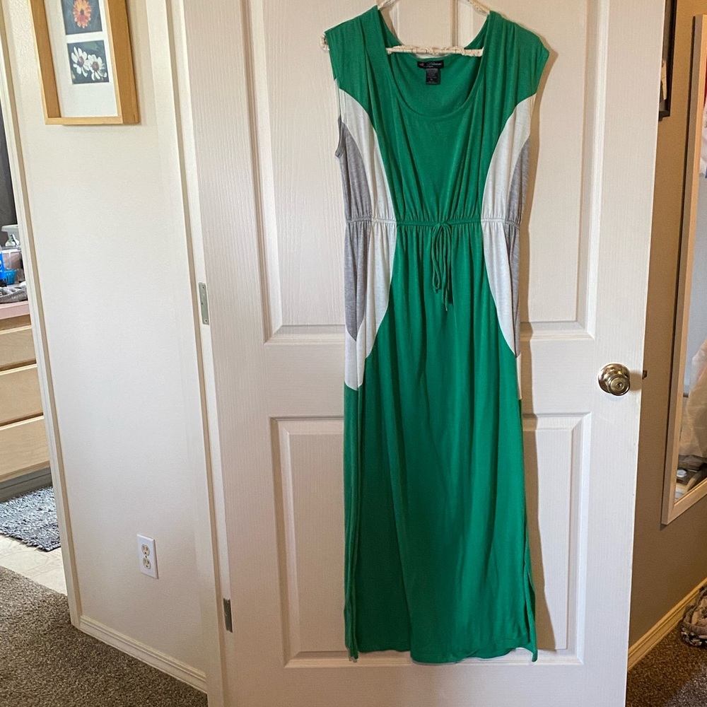 Womens long multicolored maxi dress. Super comfortable! Size 2x